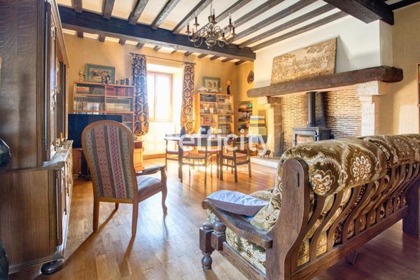 Maison
         6 pièces
        - 210 m² 199 500 € *
