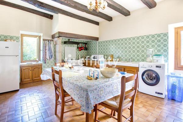 Maison
         6 pièces
        - 210 m² 199 500 € *