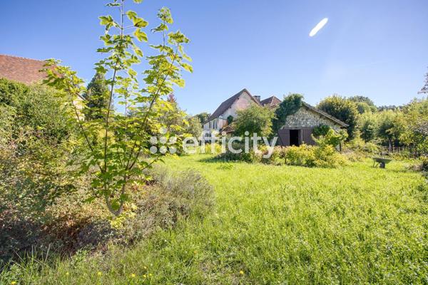 Maison
         6 pièces
        - 210 m² 199 500 € *