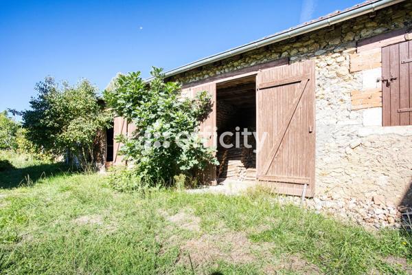 Maison
         6 pièces
        - 210 m² 199 500 € *