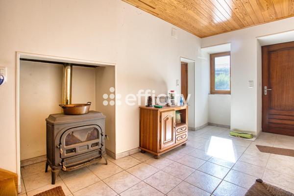 Maison
         6 pièces
        - 210 m² 199 500 € *