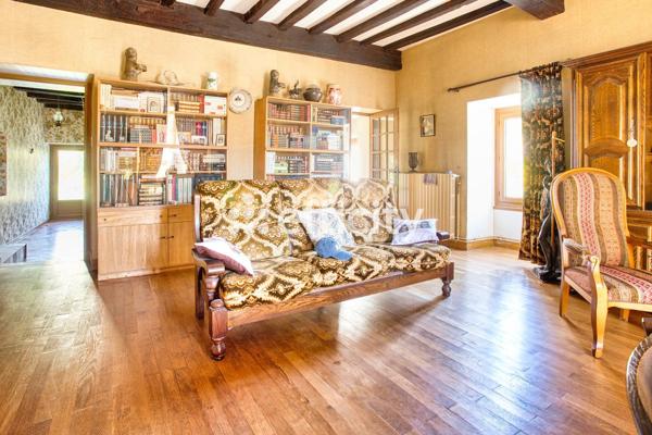 Maison
         6 pièces
        - 210 m² 199 500 € *