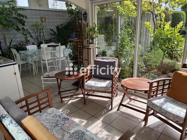 Maison
         7 pièces
        - 196 m² Bien prestige 1 600 000 € *