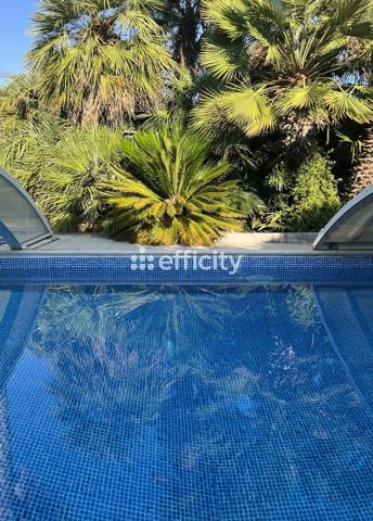 Maison
         7 pièces
        - 196 m² Bien prestige 1 600 000 € *