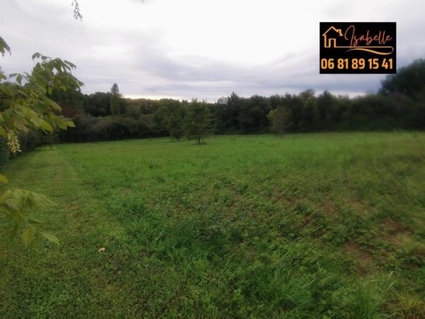 Terrain constructible et viabilisé situé dans un village au cœur du Gers