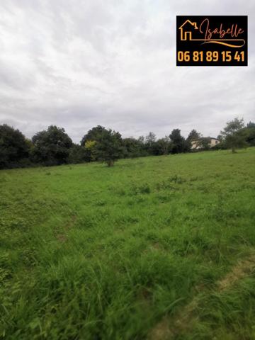 Terrain constructible et viabilisé situé dans un village au cœur du Gers