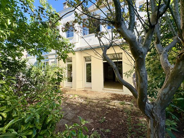 SAINT-BRUNO / BARRIÈRE JUDAÏQUE MAISON EN PIERRE 208m² , Bordeaux