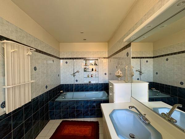 SAINT-BRUNO / BARRIÈRE JUDAÏQUE MAISON EN PIERRE 208m² , Bordeaux
