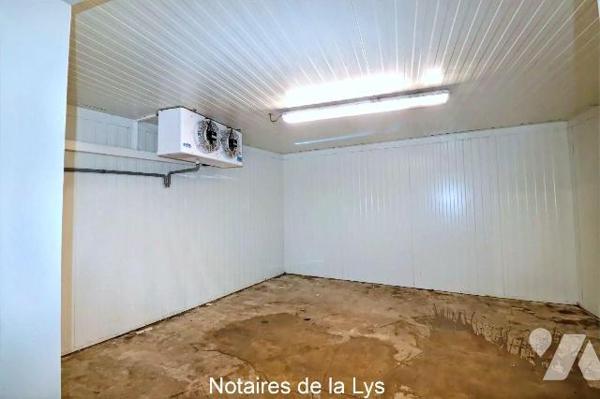 HANGAR avec 2 chambres froides et un quai de Livraison à Vendre à Armentières (59280) en Nord (...