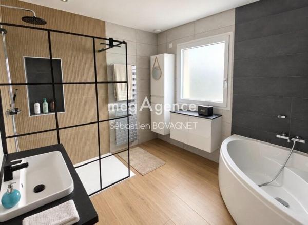 Maison à ARNAGE, 72230 - 6 pièces 120m²