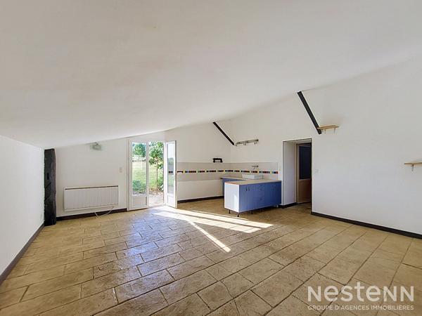 A Vendre Propriété de plus de 2 hectares avec trois maisons d'habitation en pierre et dépendances