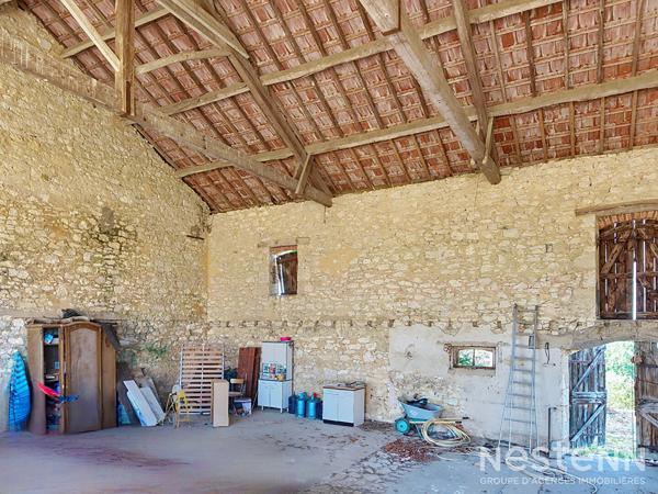A Vendre Propriété de plus de 2 hectares avec trois maisons d'habitation en pierre et dépendances