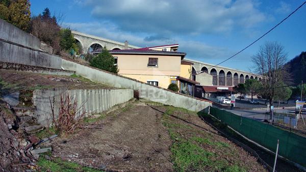 Terrain constructible - 414 m² - Tarare