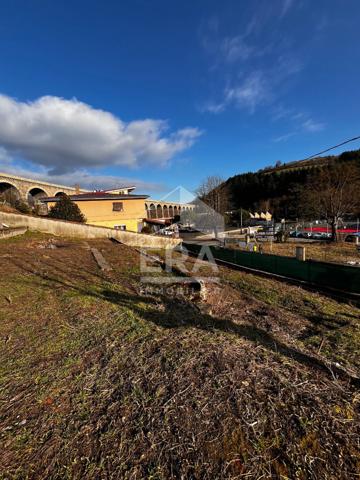 Terrain constructible - 414 m² - Tarare