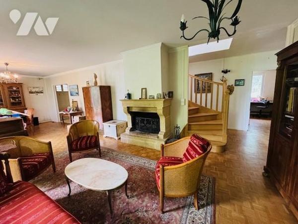 SAINT GRATIEN CENTRE - QUARTIER DU PARC - MAISON 7 PIECES AVEC 5 CHAMBRES