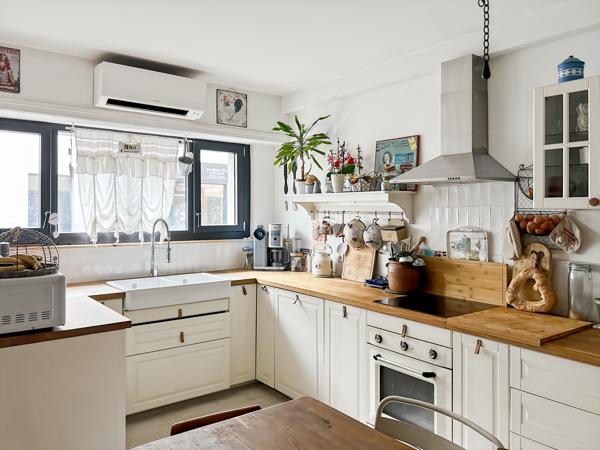 Maison
         4 pièces
        - 115 m² Exclusivité 275 000 € *
