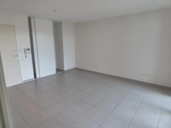 Location                                                      Appartement
                        
                     2 pièces                      40 m2                     à Perpignan