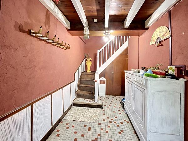 Maison en pierre avec gîte 240 m2 hab. et 20000 m2 terrain