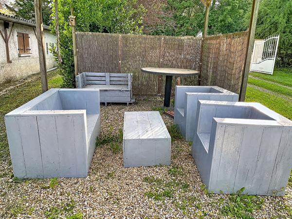 Maison en pierre avec gîte 240 m2 hab. et 20000 m2 terrain