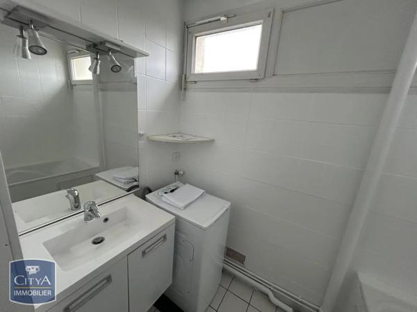 Appartement à louer 4 pièces 84.12m² Châteauroux (36000)