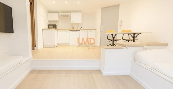 T2 atypique 50m2 au sol, centre-ville, bel immeuble