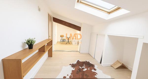 T2 atypique 50m2 au sol, centre-ville, bel immeuble