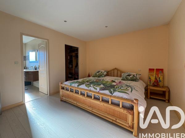 Maison à vendre 6 pièces 184 m² Saint-Caprais-de-Bordeaux