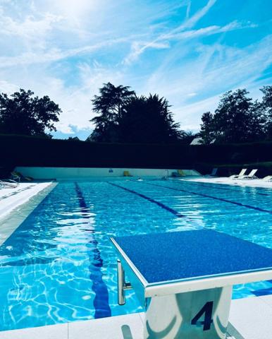 Studio aménagé en 2 pièces, résidence avec piscine et tennis