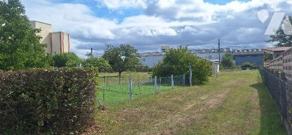CHAMPAGNÉ –PAVILLON 3 CHAMBRES – SOUS-SOL TOTAL – TERRAIN CONSTRUCTIBLE