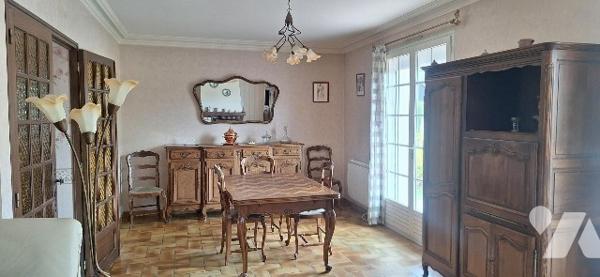 CHAMPAGNÉ –PAVILLON 3 CHAMBRES – SOUS-SOL TOTAL – TERRAIN CONSTRUCTIBLE