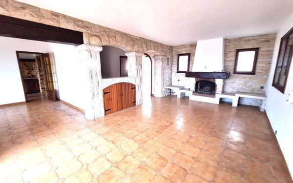 Maison à vendre    4 pièces • 151 m2 Saint-Laurent-du-Var