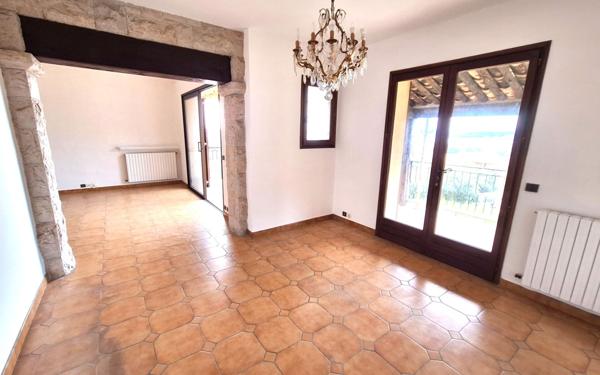 Maison à vendre    4 pièces • 151 m2 Saint-Laurent-du-Var