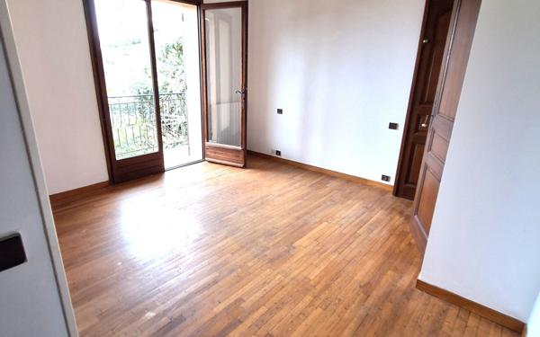 Maison à vendre    4 pièces • 151 m2 Saint-Laurent-du-Var