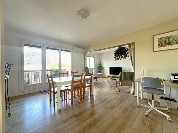 À vendre : Appartement spacieux de 5 pièces - 100.70m2 à Reims, secteur Courlancy