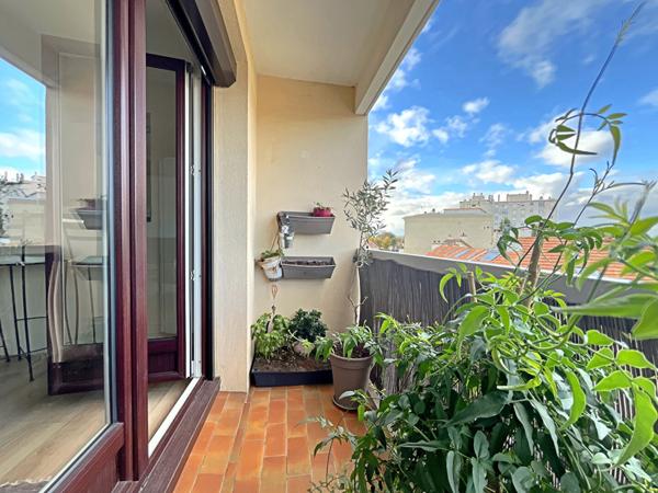 À vendre : Appartement spacieux de 5 pièces - 100.70m2 à Reims, secteur Courlancy