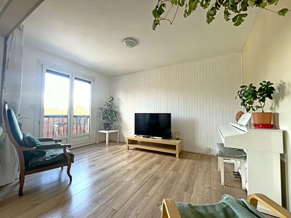 À vendre : Appartement spacieux de 5 pièces - 100.70m2 à Reims, secteur Courlancy