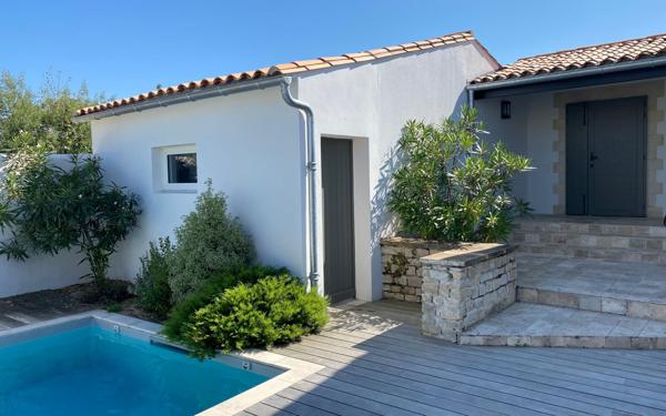 Maison à vendre    4 pièces •  La Flotte