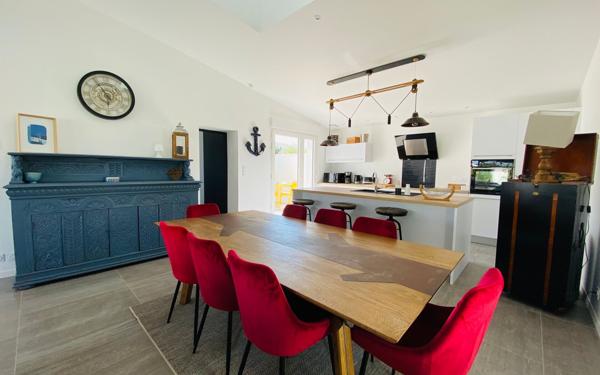 Maison à vendre    4 pièces •  La Flotte