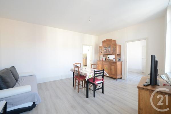 Immeuble à vendre  267,29 m2 MOULINS - 03