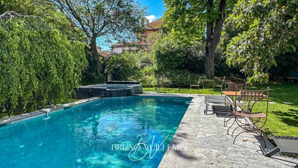 DEMEURE BOURGEOISE XIXe - CHAMBRES D'HÔTES EN ACTIVITÉ