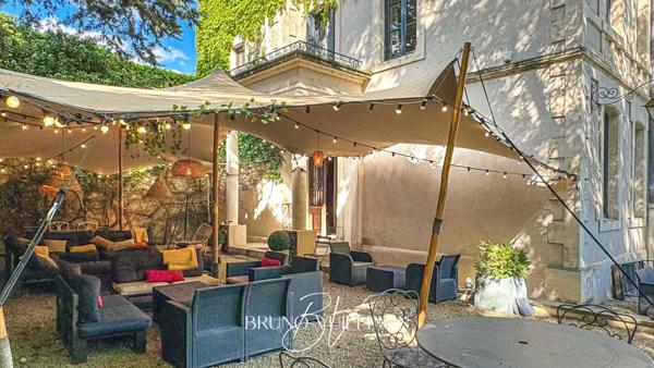 DEMEURE BOURGEOISE XIXe - CHAMBRES D'HÔTES EN ACTIVITÉ