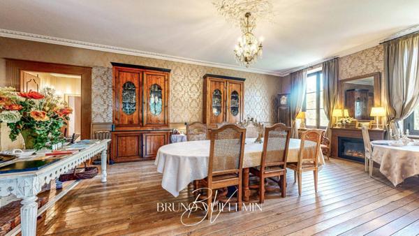 DEMEURE BOURGEOISE XIXe - CHAMBRES D'HÔTES EN ACTIVITÉ