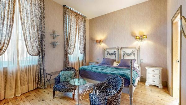 DEMEURE BOURGEOISE XIXe - CHAMBRES D'HÔTES EN ACTIVITÉ