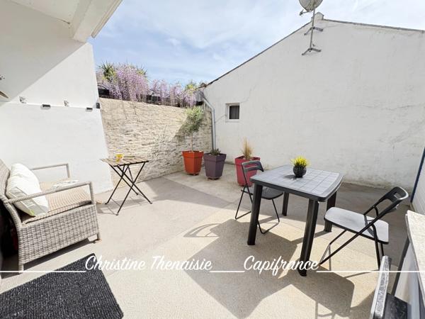 Appartement DUPLEX au coeur de Croix de Vie 2 pièces avec Terrasse et emplacement parking à 150 m. de la gare SAINT GILLES CROIX DE VIE (85)