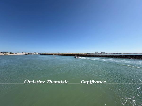 Appartement DUPLEX au coeur de Croix de Vie 2 pièces avec Terrasse et emplacement parking à 150 m. de la gare SAINT GILLES CROIX DE VIE (85)