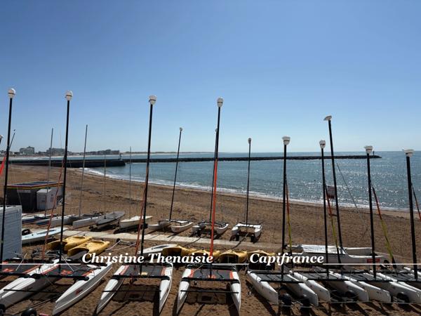 Appartement DUPLEX au coeur de Croix de Vie 2 pièces avec Terrasse et emplacement parking à 150 m. de la gare SAINT GILLES CROIX DE VIE (85)