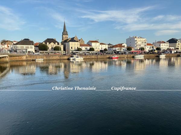 Appartement DUPLEX au coeur de Croix de Vie 2 pièces avec Terrasse et emplacement parking à 150 m. de la gare SAINT GILLES CROIX DE VIE (85)