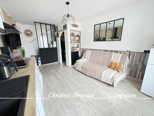 Appartement DUPLEX au coeur de Croix de Vie 2 pièces avec Terrasse et emplacement parking à 150 m. de la gare SAINT GILLES CROIX DE VIE (85)