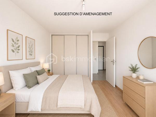Au dernier étage d'une résidence récente (2016), venez découvrir ce charmant appartement de type 3 d'une surface de 59 m².
Il se compose d'une belle pièce de vie lumineuse, de deux chambres, d'une salle de bain et d'un WC séparé.
Profitez d'une terrasse de 18 m² exposée Sud-Est, offrant une vue totalement dégagée – idéale pour les repas en extérieur et les moments de détente.
Ce bien vous garantit calme et luminosité toute la journée.
Possibilité d'acquérir un garage en sous-sol sécurisé en supplément, pour plus de confort et de tranquillité.
Un bien rare, à découvrir sans tarder !