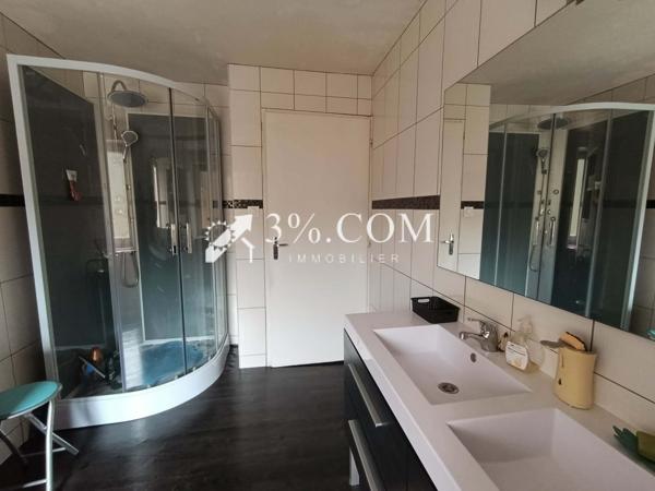 Maison de village
                                                                                                                                                                                                                                                                                                                        6 pièce(s)                                                                                                                                                                                                          3 chambre(s)                                                                                                                                                                                                          119  m²